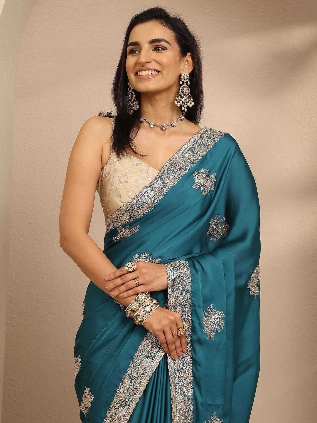 Blue Embroidered Silk Blend Saree With Unstitched Blouse Piece
