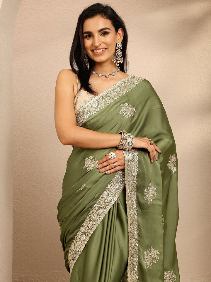 Green Embroidered Silk Blend Saree With Unstitched Blouse Piece