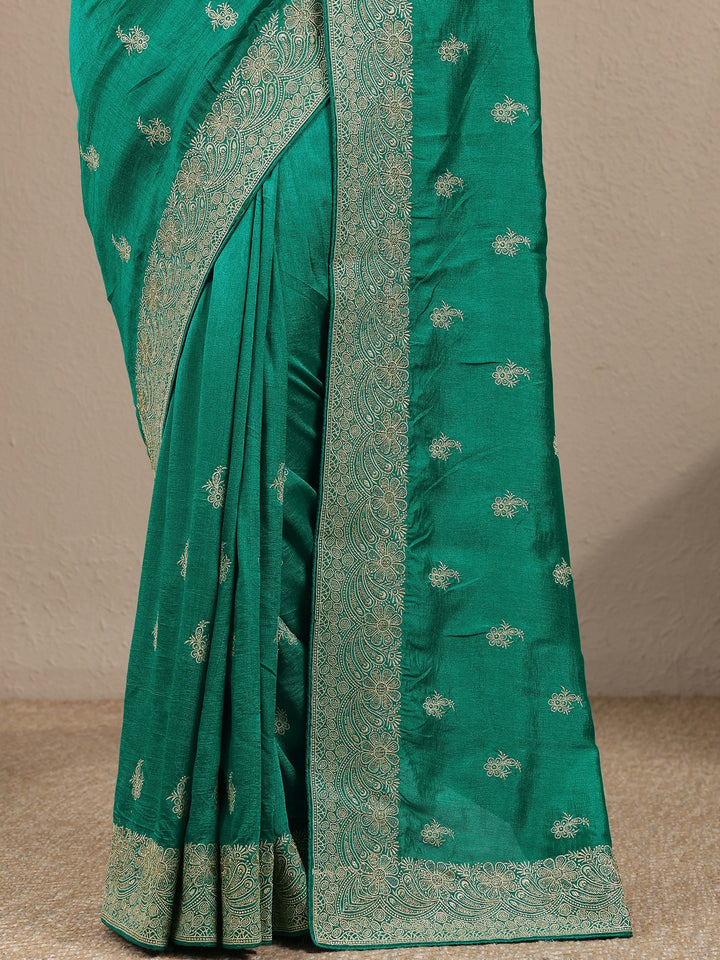 Green Embroidered Silk Blend Saree With Unstitched Blouse Piece