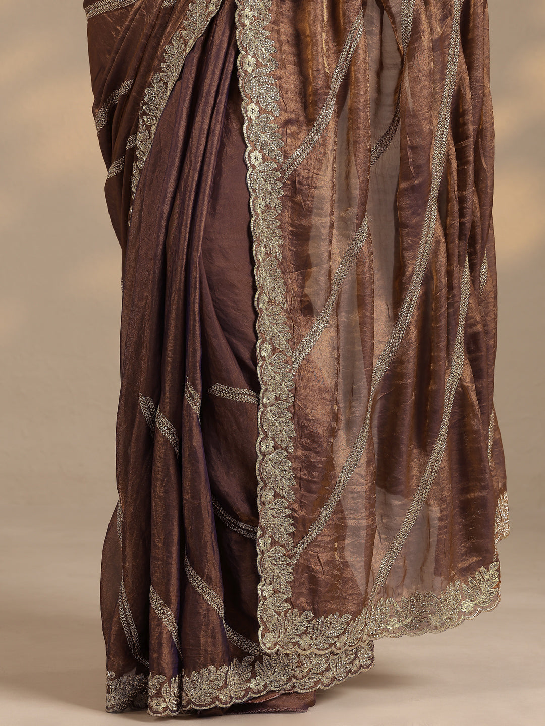 Brown Leheriya Embellished Silk Blend Saree With Unstitched Blouse Piece