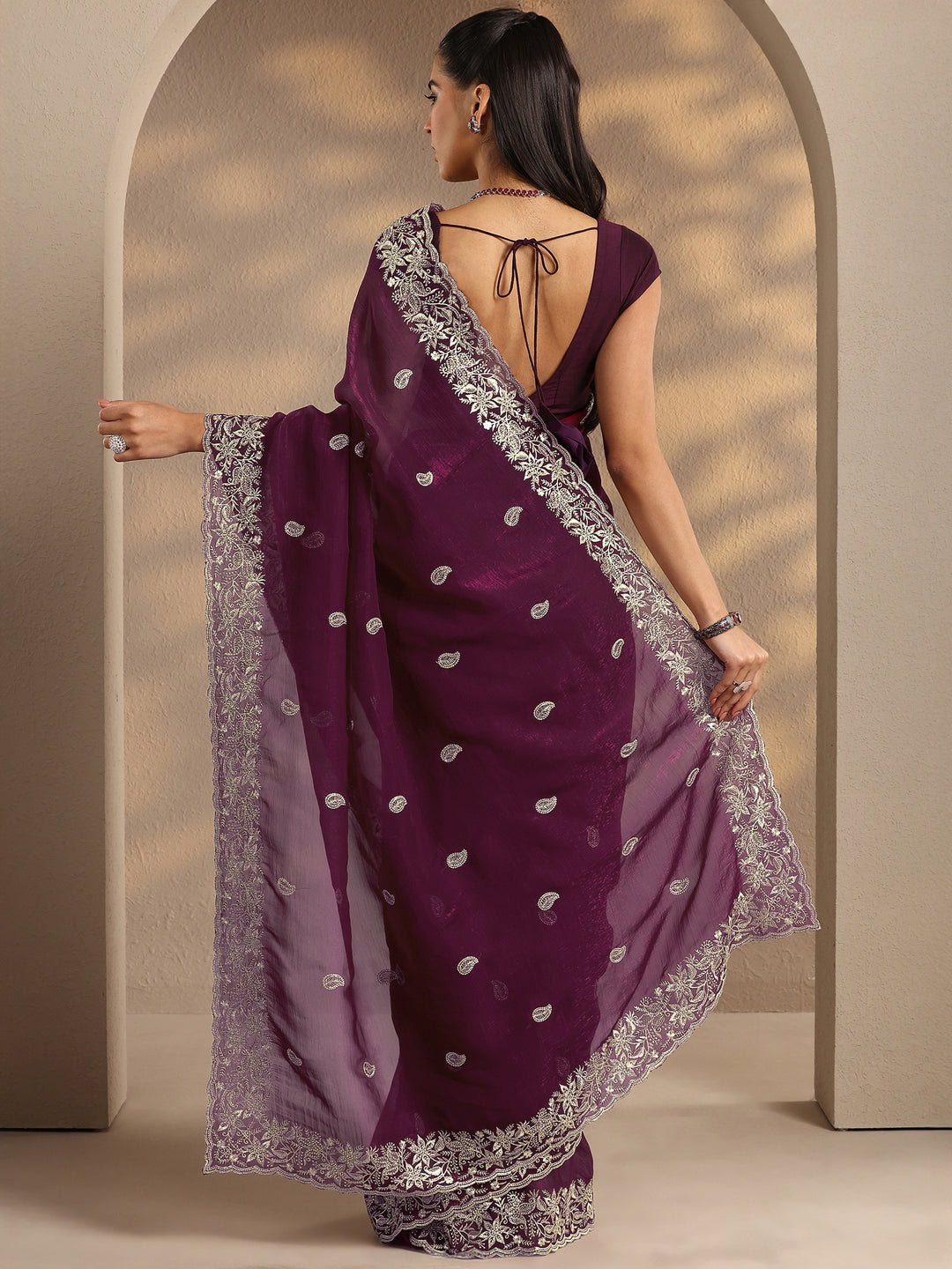 Maroon Paisley Embroidered Silk Blend Saree With Unstitched Blouse Piece