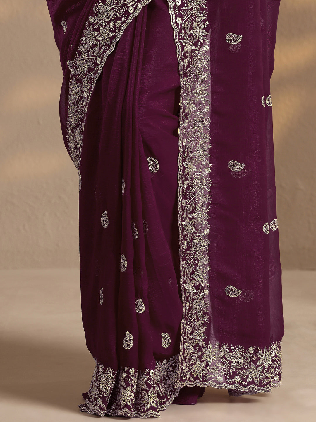Maroon Paisley Embroidered Silk Blend Saree With Unstitched Blouse Piece