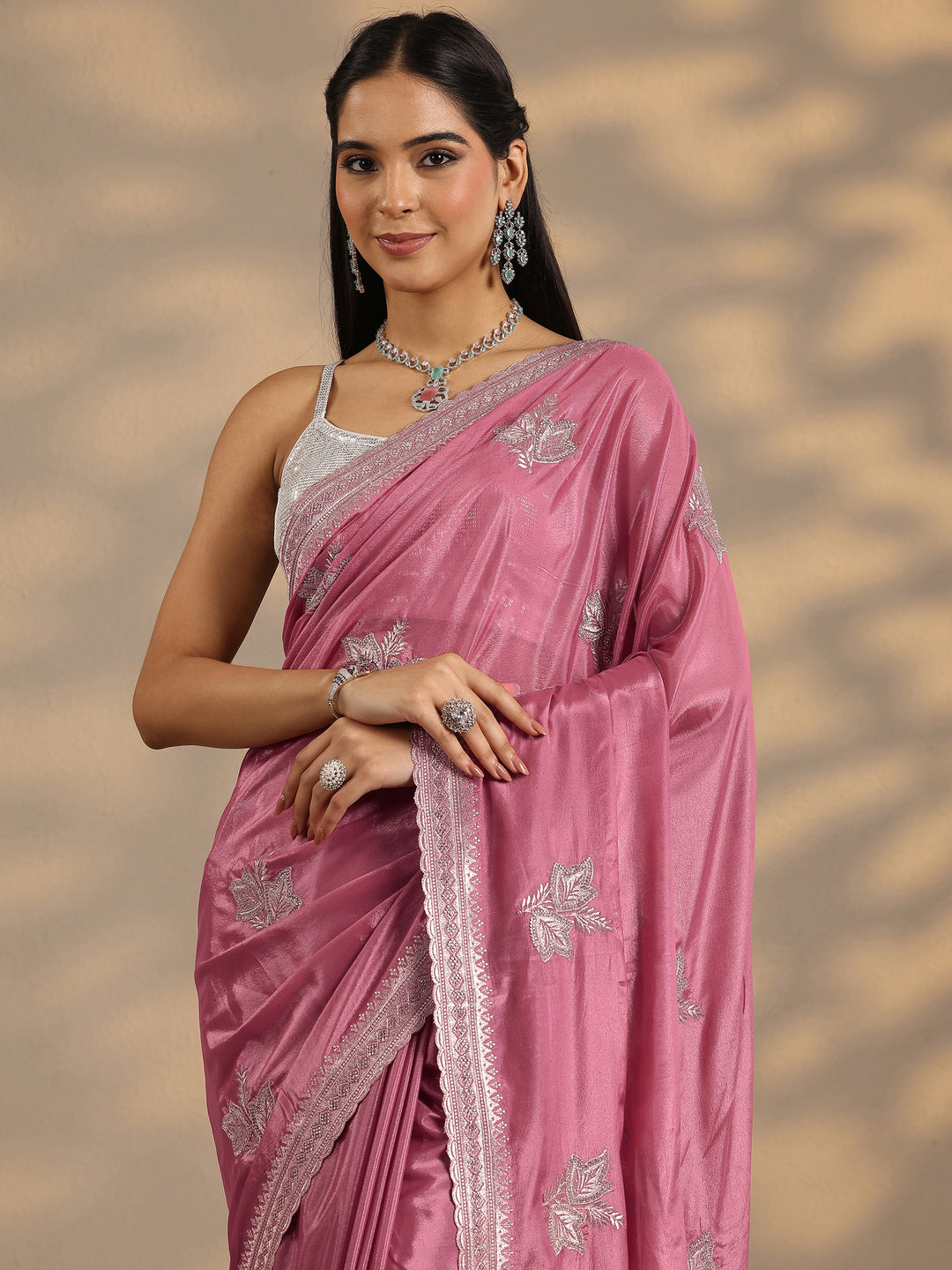 Peach Embellished Silk Blend Saree With Unstitched Blouse Piece