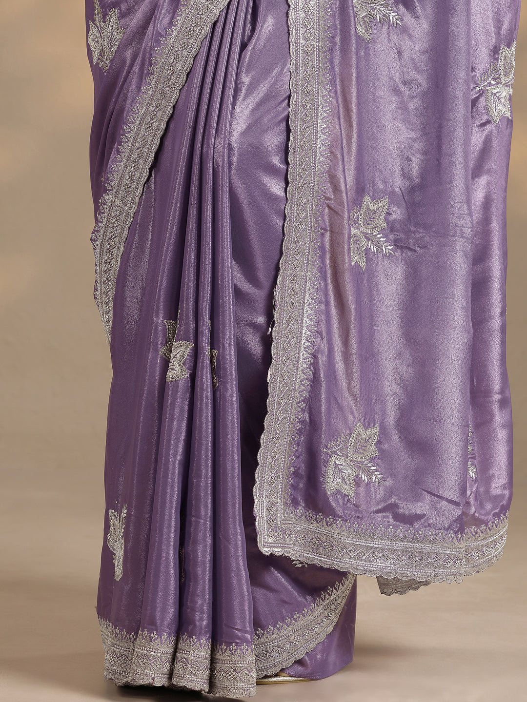 Lavender Embellished Silk Blend Saree With Unstitched Blouse Piece