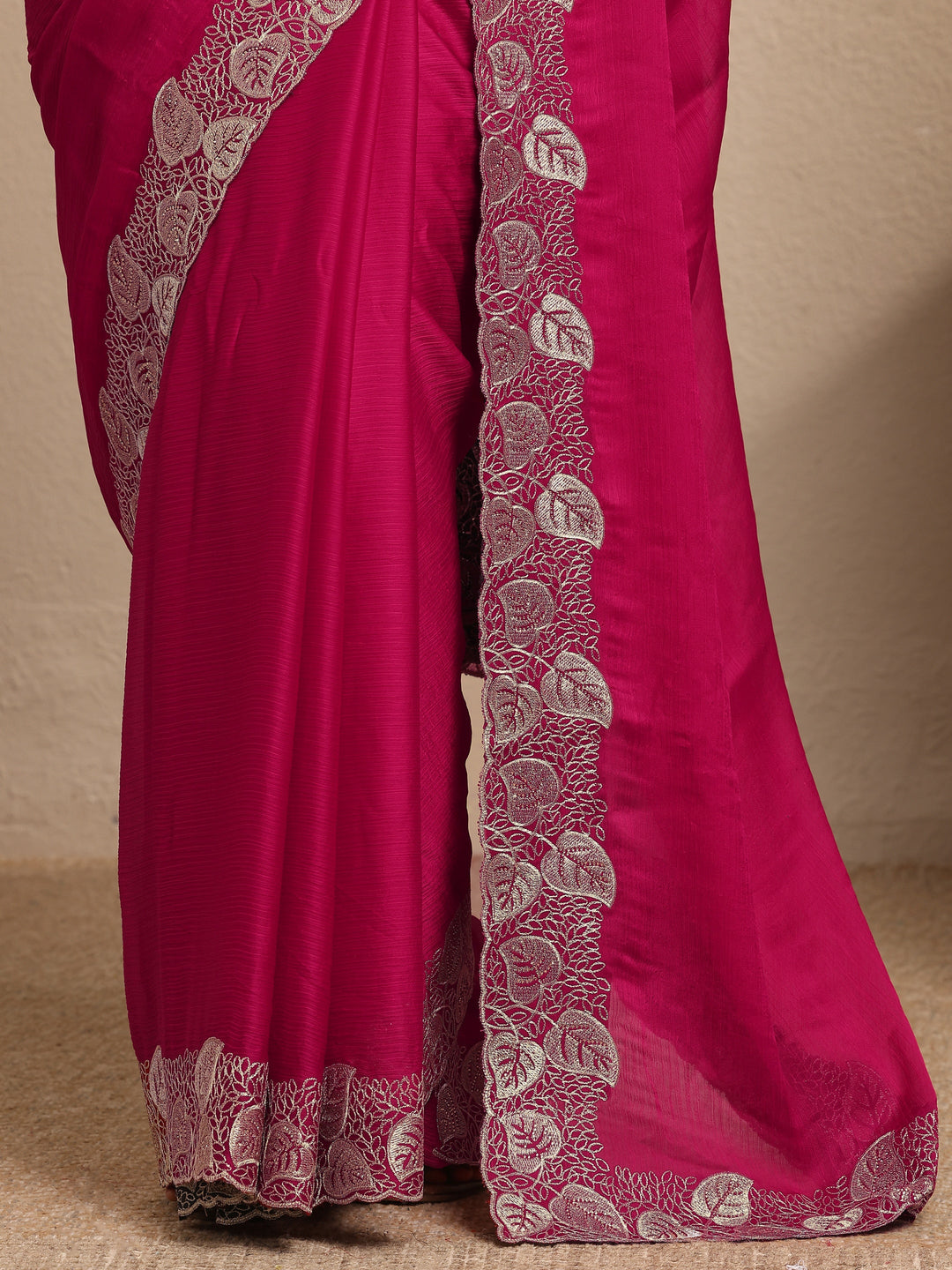 Pink Solid Silk Blend Saree With Unstitched Blouse Piece