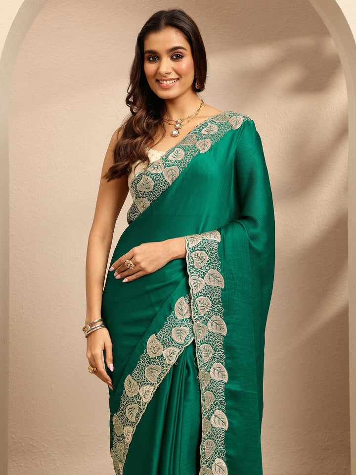 Green Solid Silk Blend Saree With Unstitched Blouse Piece