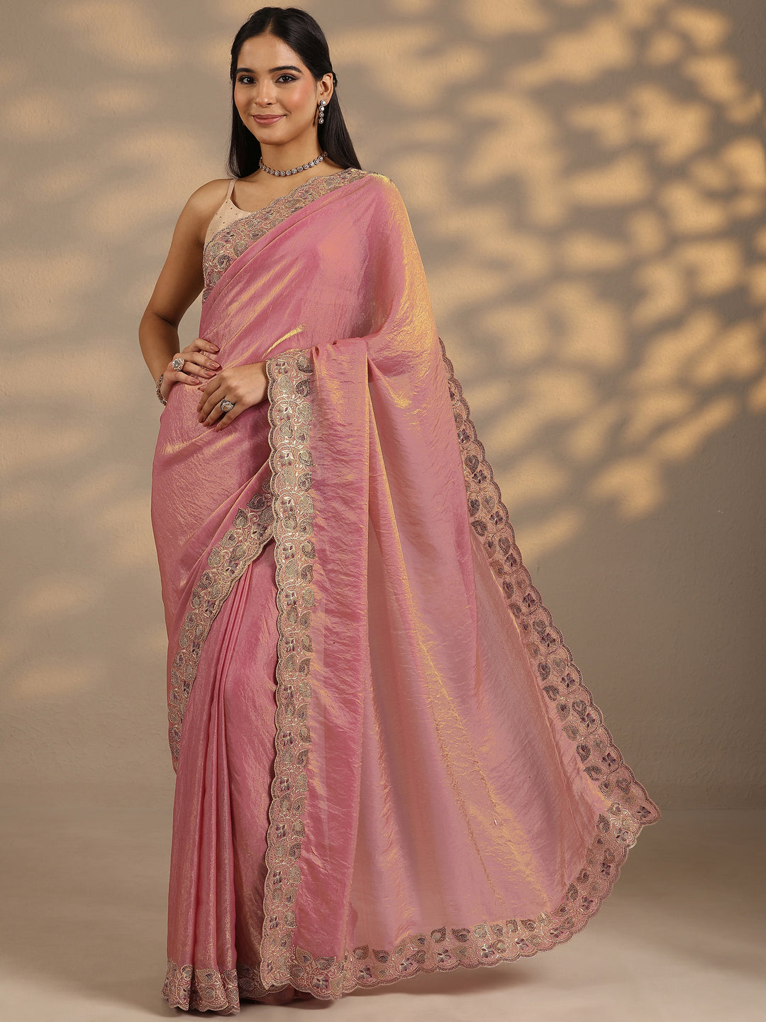 Peach Solid Silk Blend Saree With Unstitched Blouse Piece