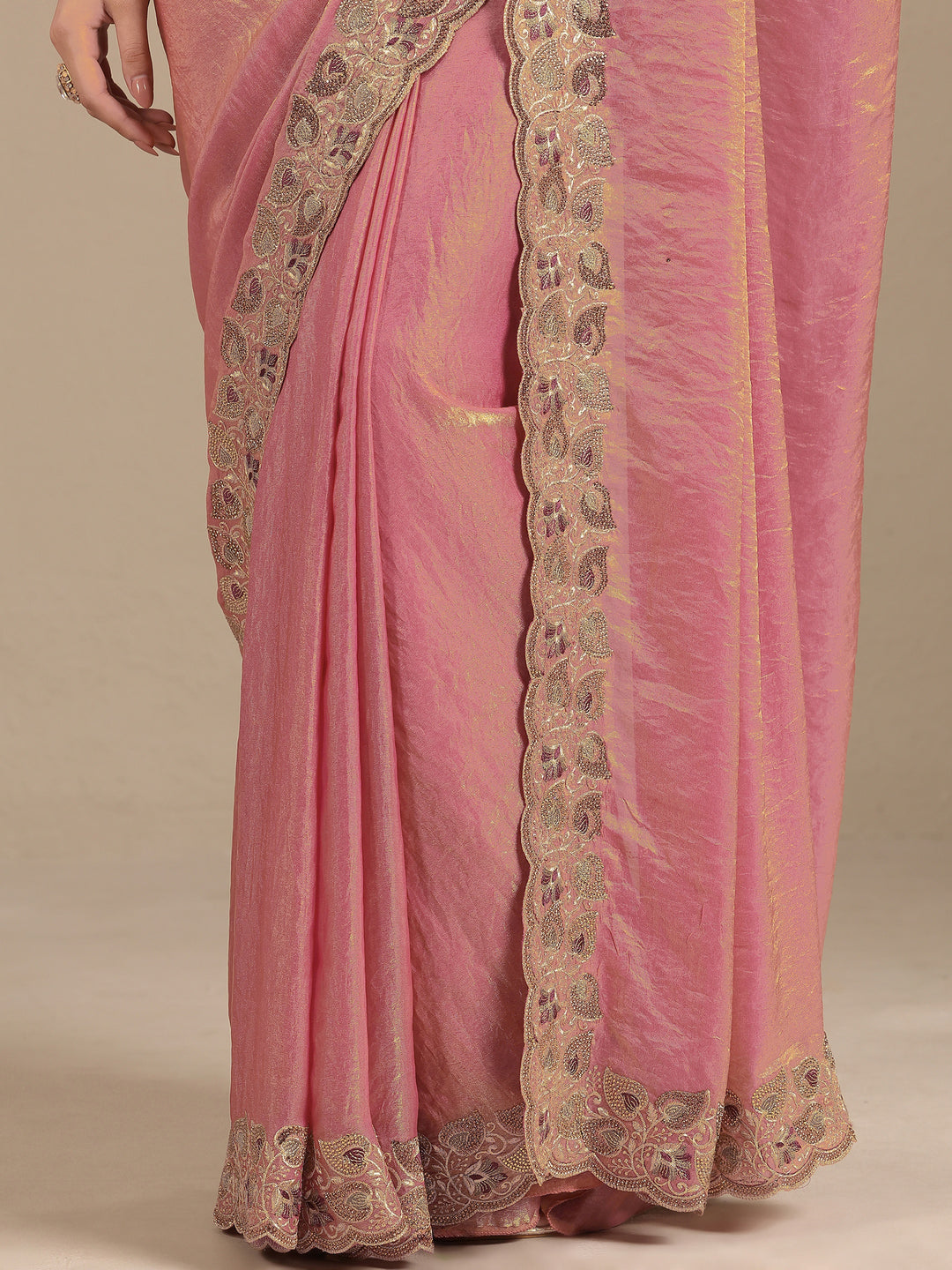 Peach Solid Silk Blend Saree With Unstitched Blouse Piece