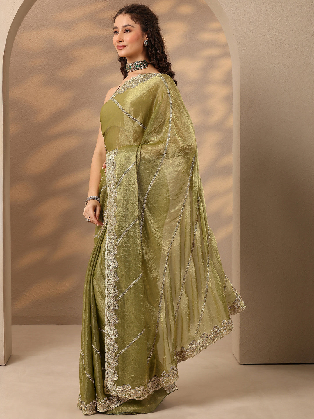 Green Leheriya Embellished Silk Blend Saree With Unstitched Blouse Piece