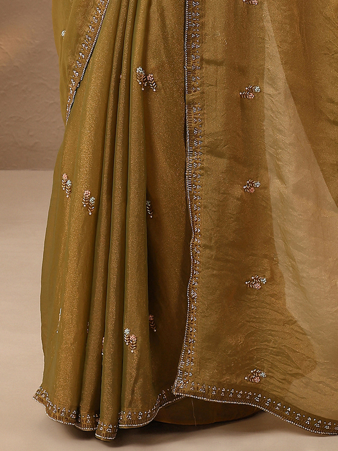 Green Embellished Silk Blend Saree With Unstitched Blouse Piece