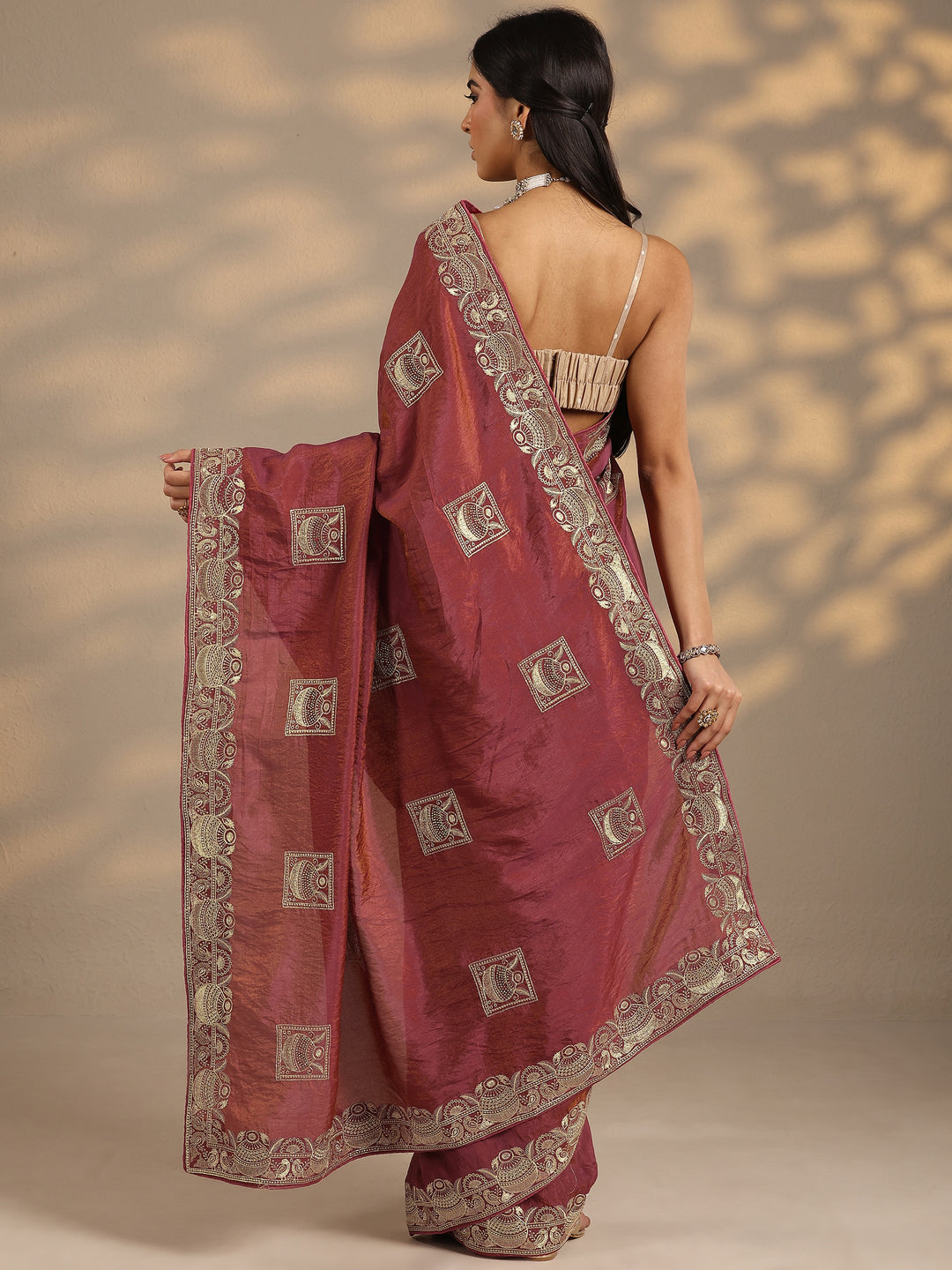 Pink Embellished Silk Blend Saree With Unstitched Blouse Piece
