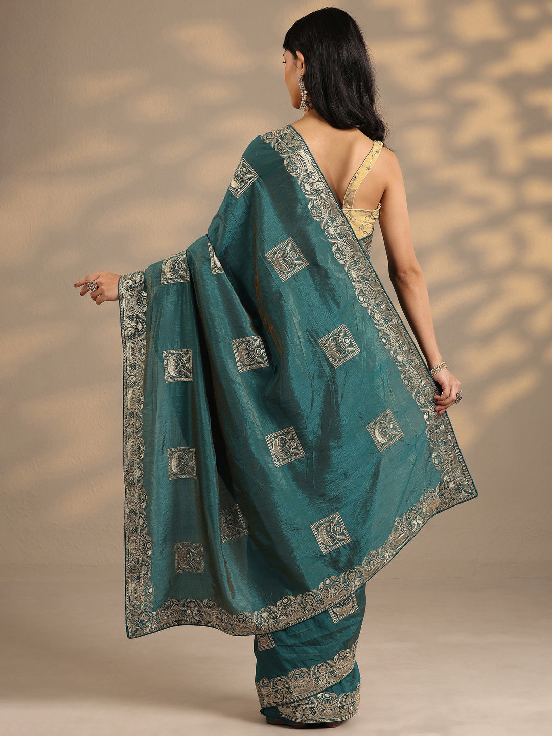 Blue Embellished Silk Blend Saree With Unstitched Blouse Piece
