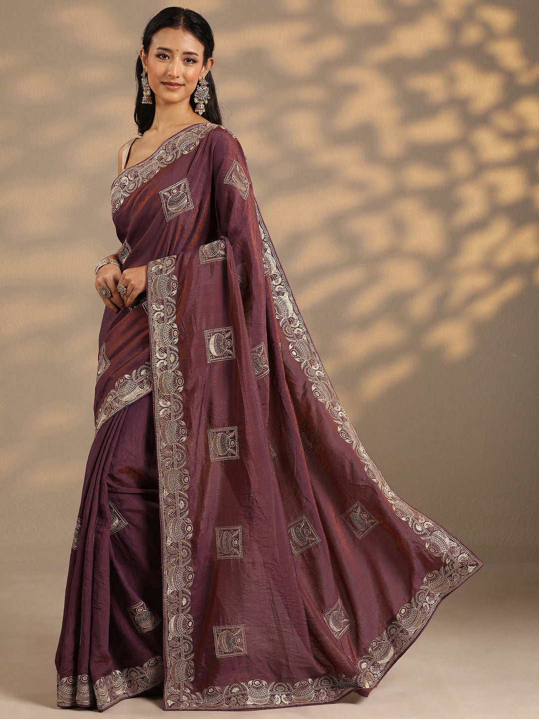 Purple Embellished Silk Blend Saree With Unstitched Blouse Piece