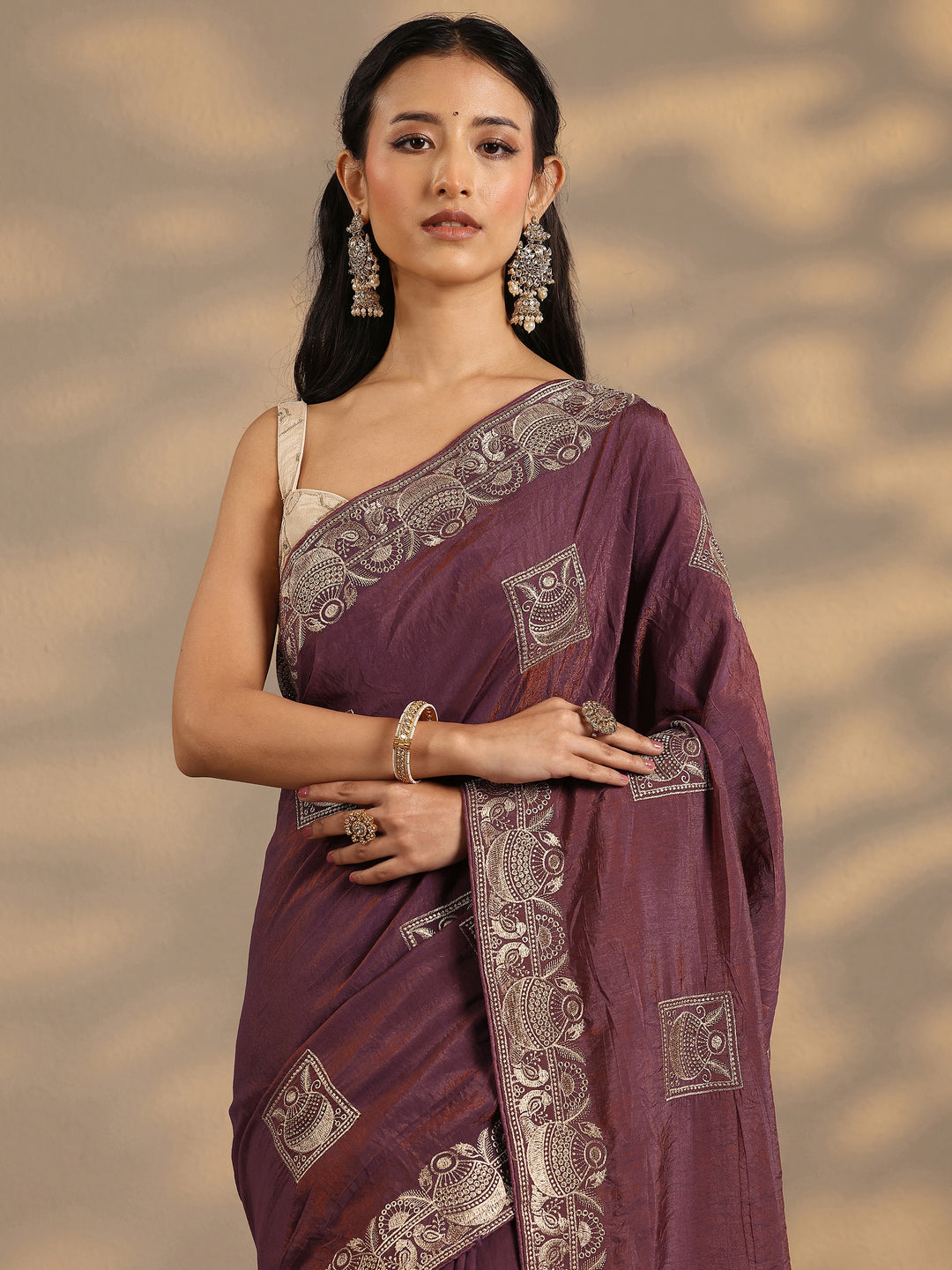 Purple Embellished Silk Blend Saree With Unstitched Blouse Piece