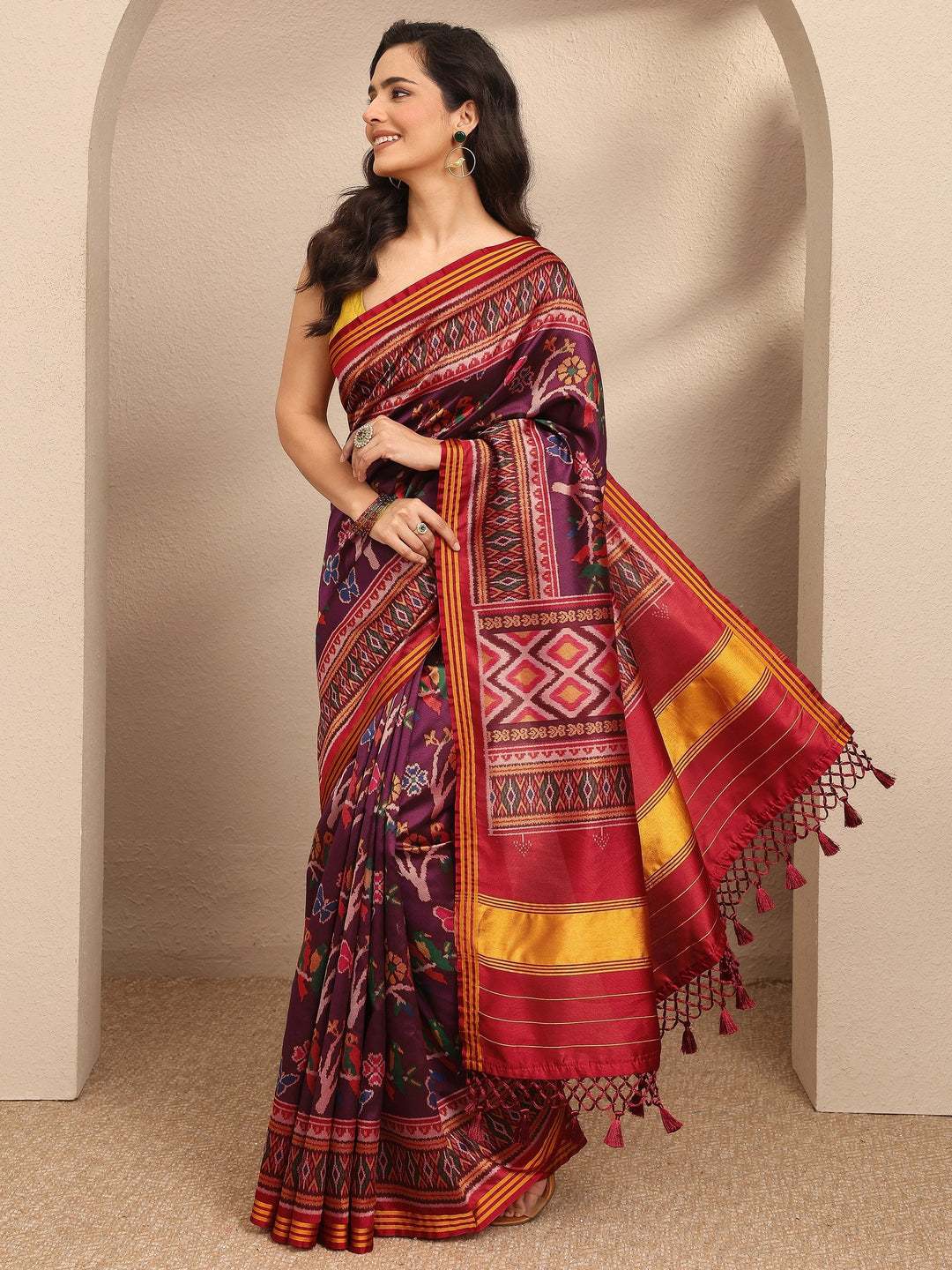 Purple Printed Silk Blend Saree With Unstitched Blouse Piece