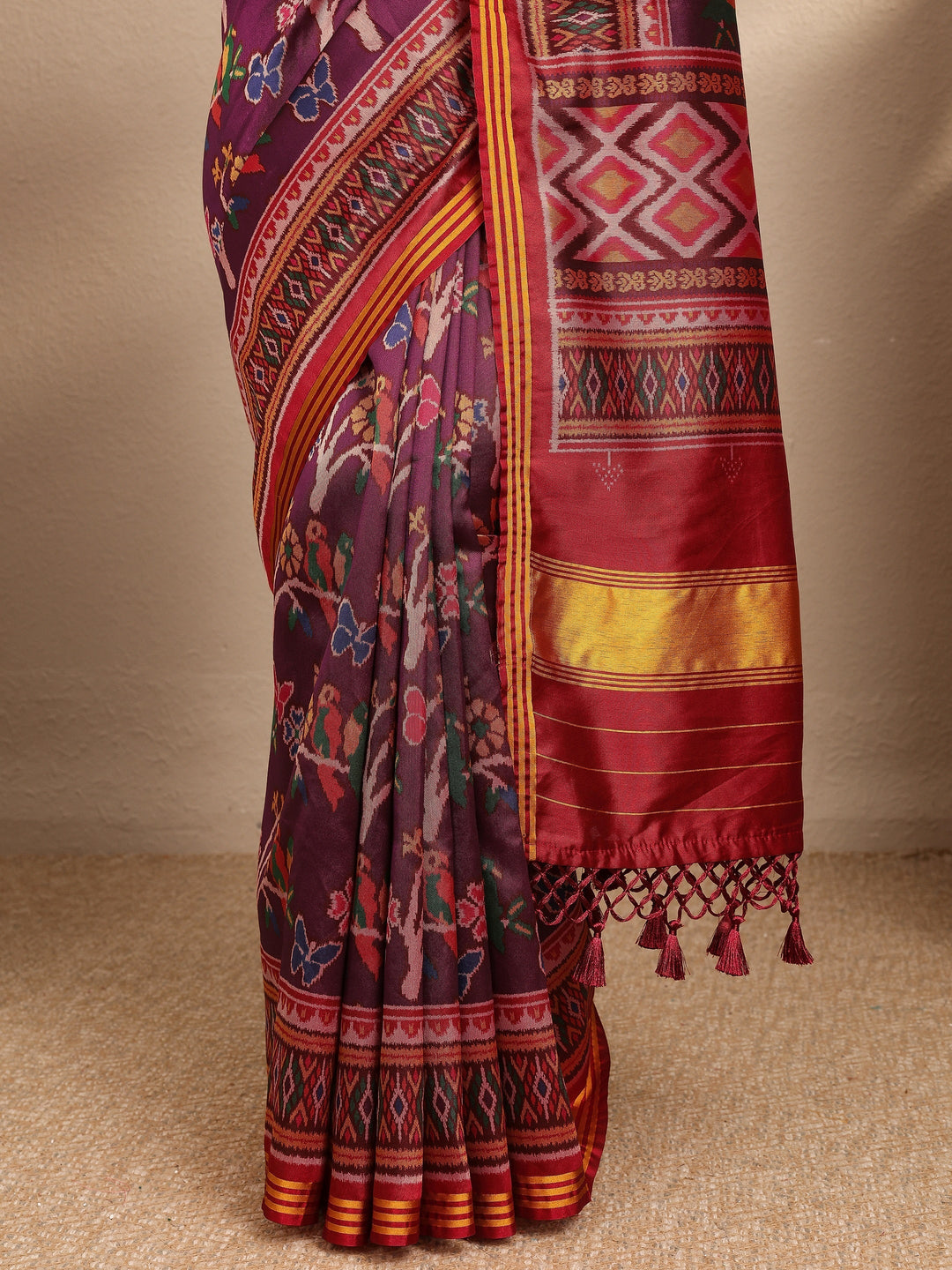 Purple Printed Silk Blend Saree With Unstitched Blouse Piece