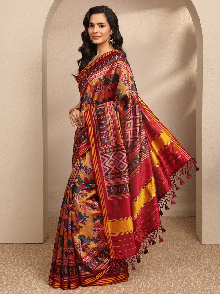 Mustard Printed Silk Blend Saree With Unstitched Blouse Piece
