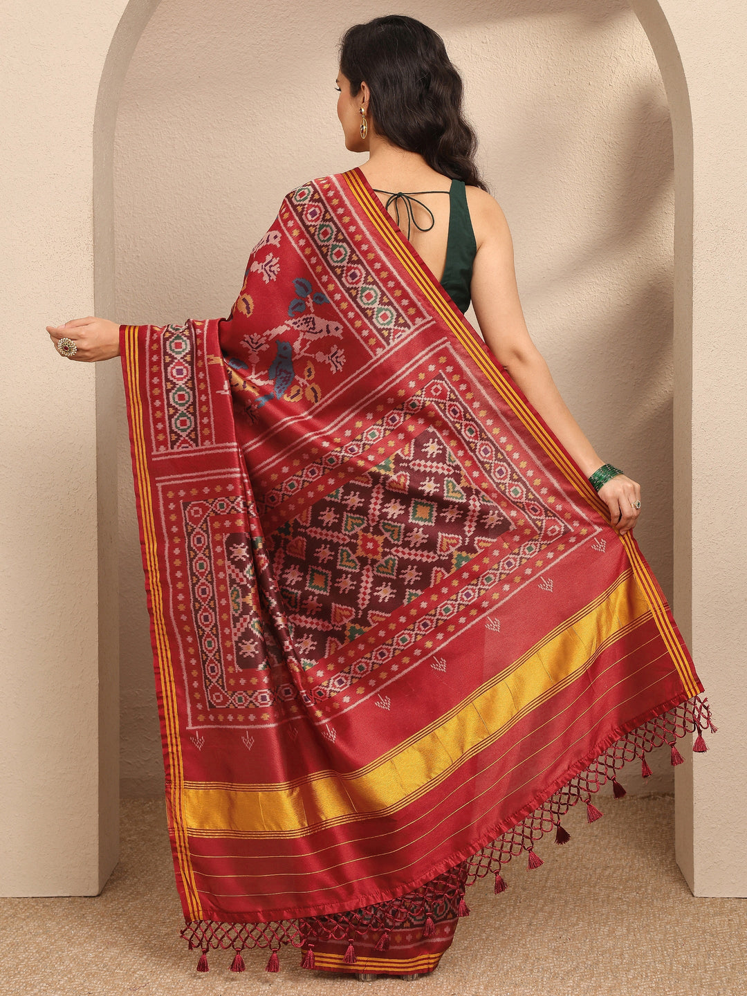 Orange Ikkat Printed Silk Blend Saree With Unstitched Blouse Piece