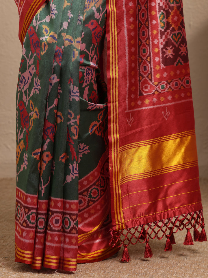 Green Printed Silk Blend Saree With Unstitched Blouse Piece