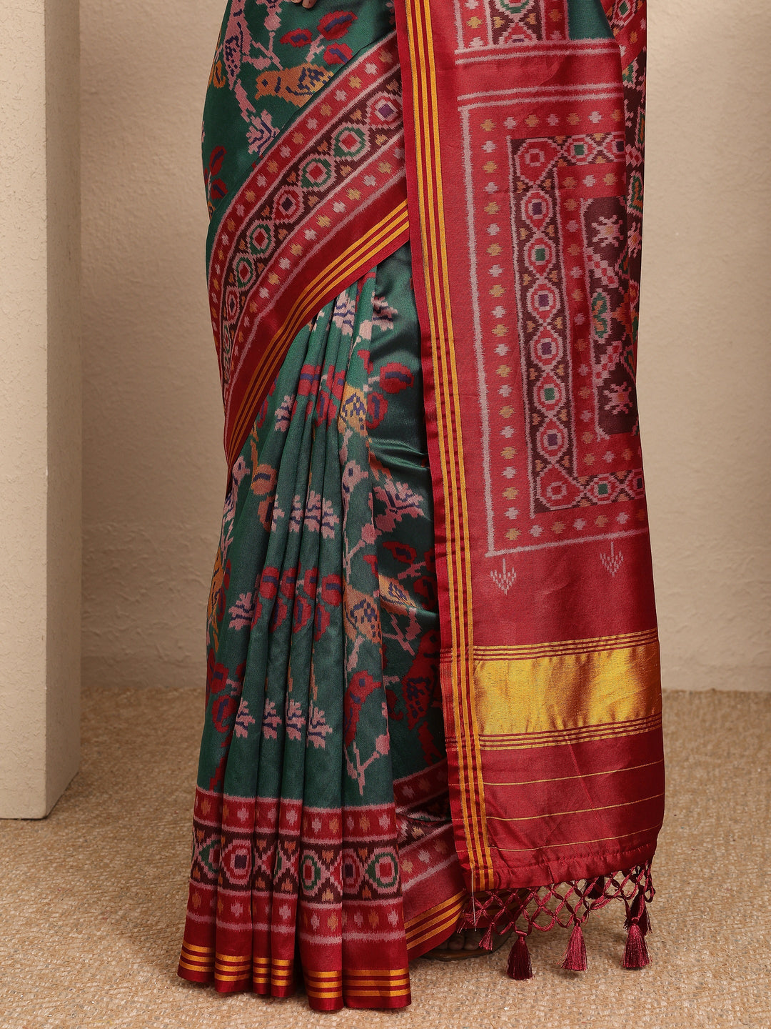 Blue Printed Silk Blend Saree With Unstitched Blouse Piece