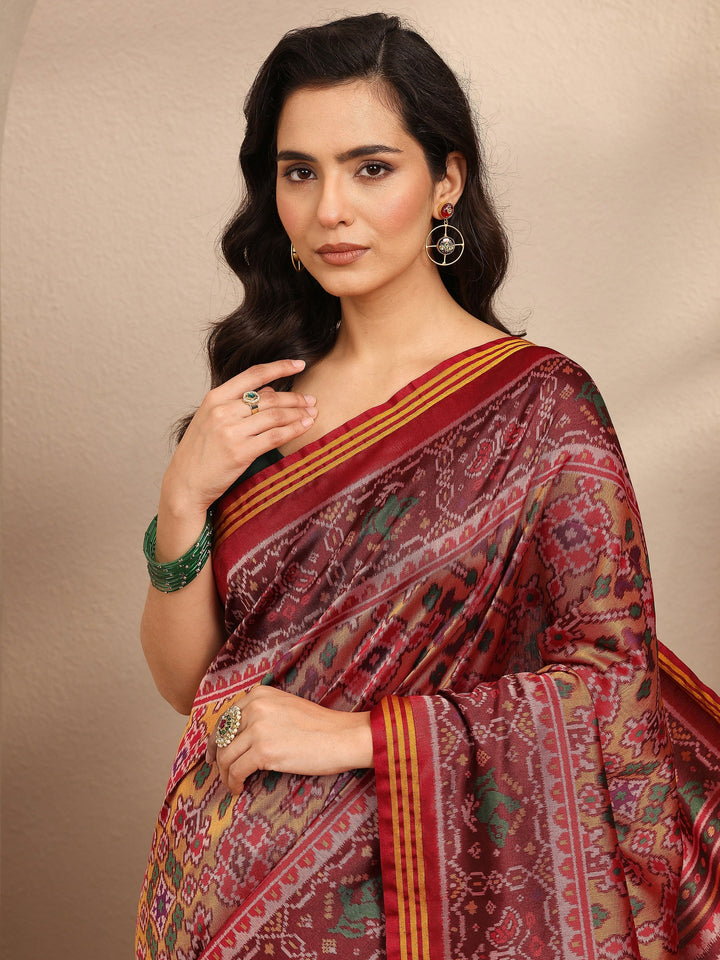 Mustard Printed Silk Blend Saree With Unstitched Blouse Piece