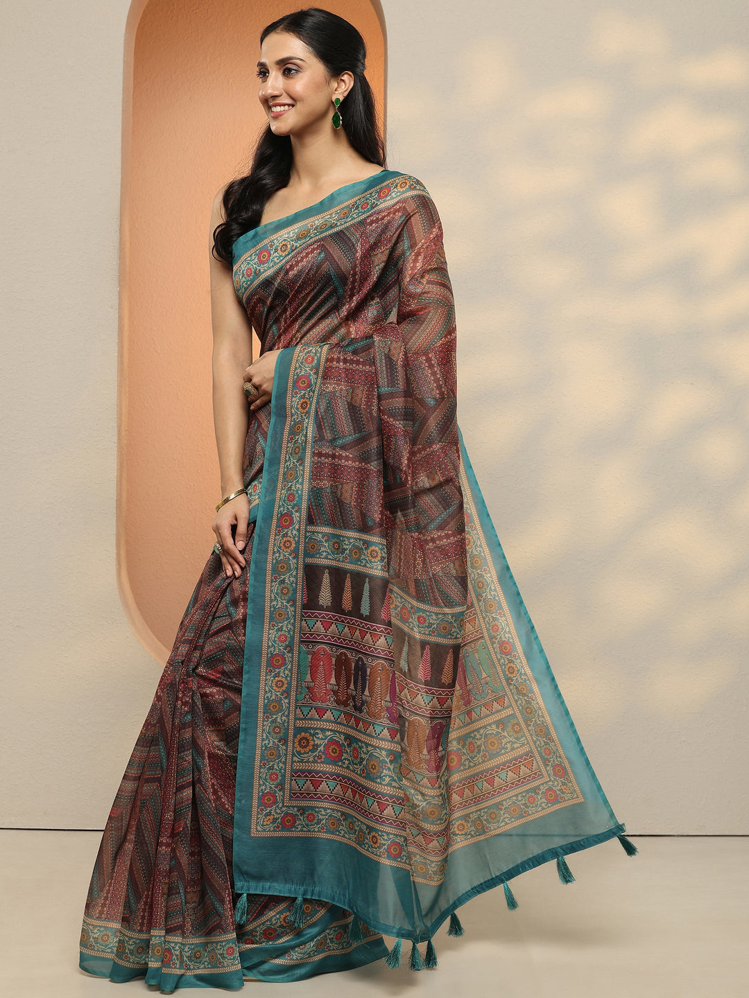 Multi Geometric Printed Silk Blend Saree With Unstitched Blouse Piece