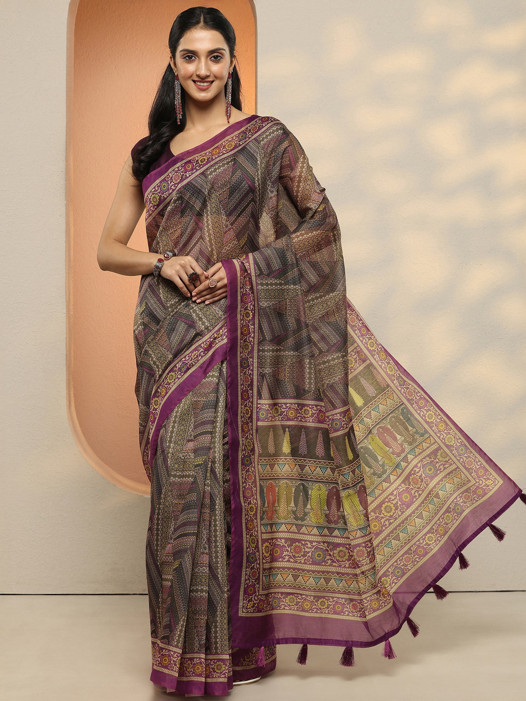 Multi Geometric Printed Silk Blend Saree With Unstitched Blouse Piece