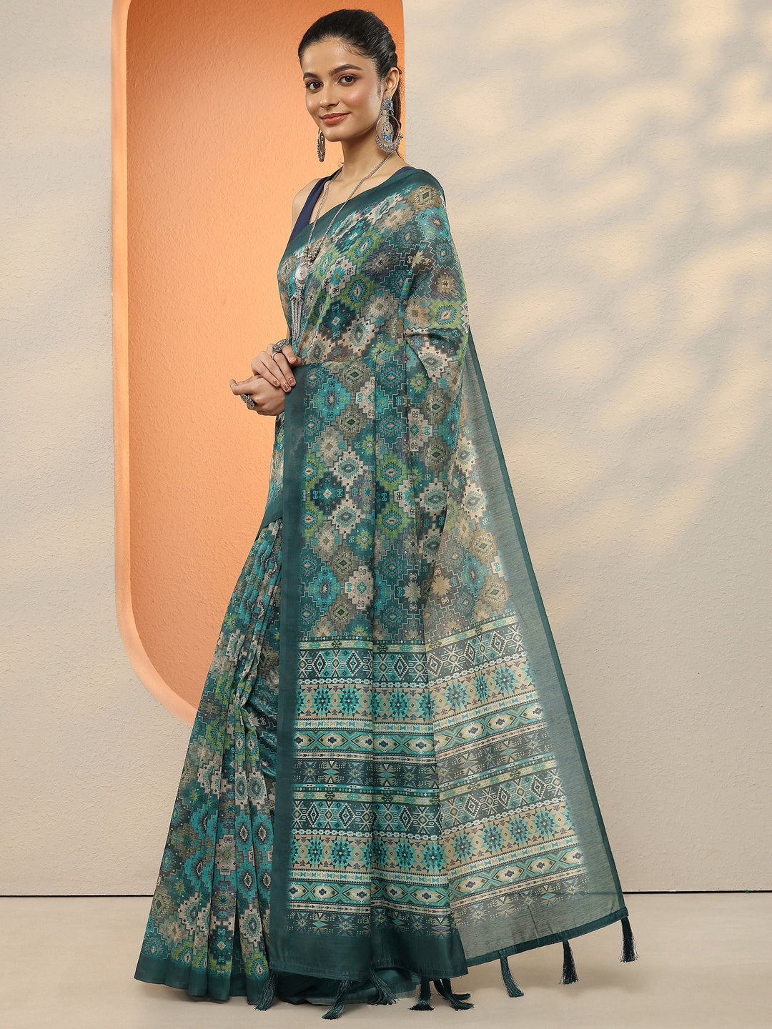 Blue Printed Silk Blend Sarees With Unstitched Blouse Piece