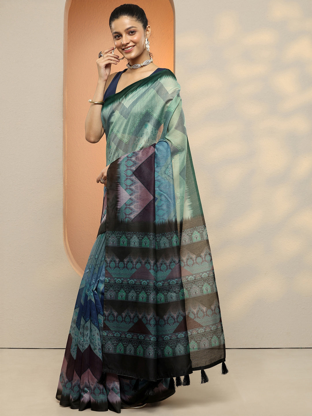 Blue Chevron Printed Silk Blend Saree With Unstitched Blouse Piece