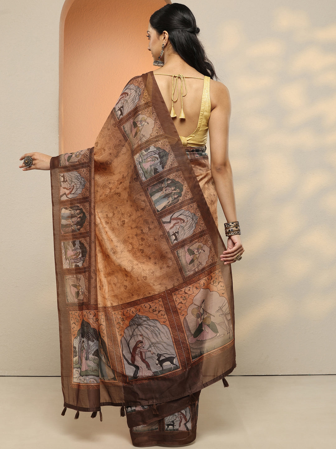 Brown Printed Silk Blend Saree With Unstitched Blouse Piece
