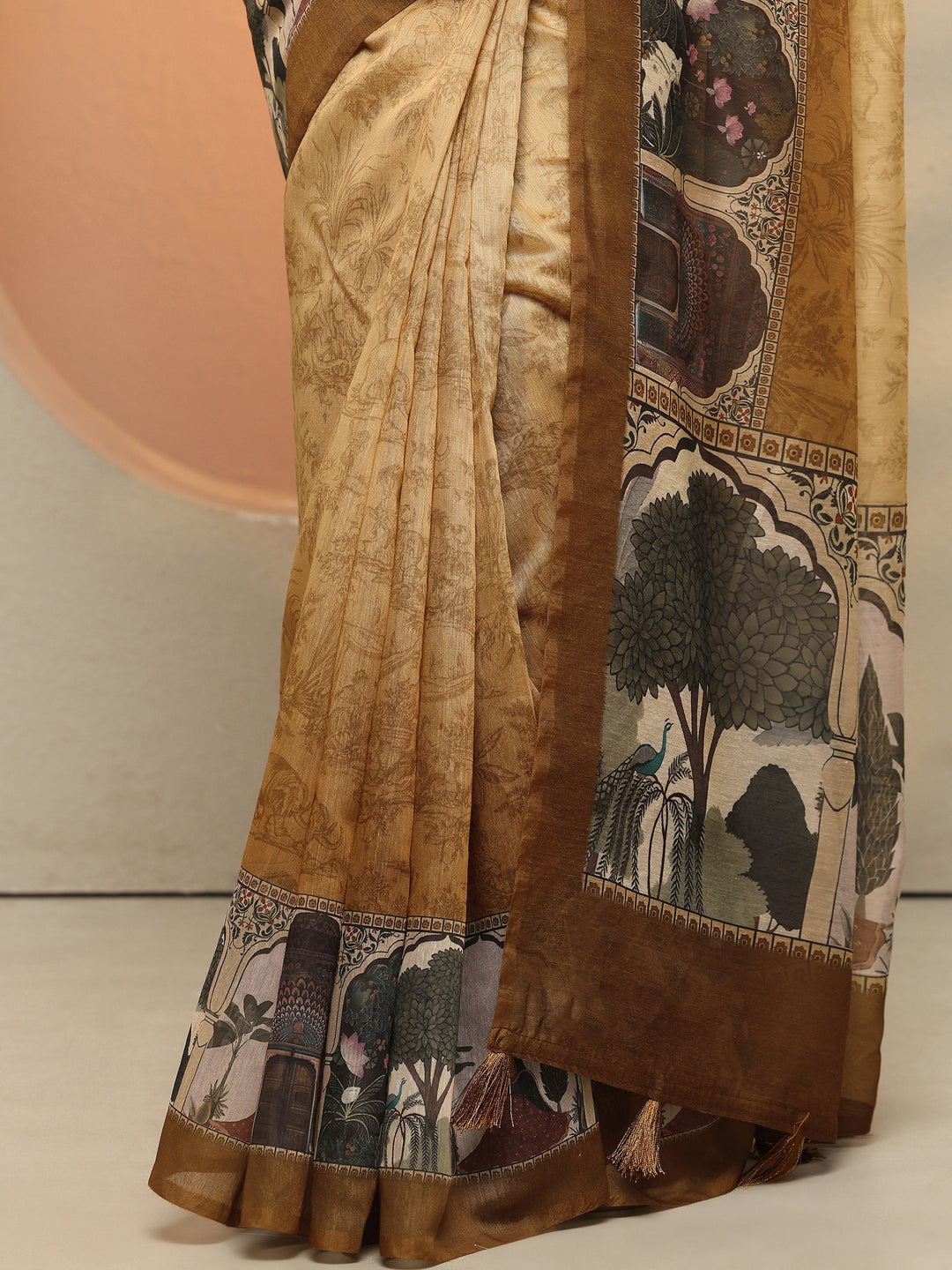 Mustard Printed Silk Blend Saree With Unstitched Blouse Piece