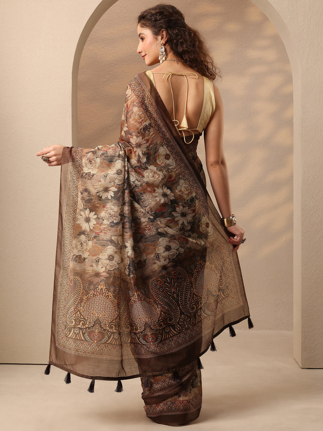 Brown Printed Silk Blend Saree With Unstitched Blouse Piece
