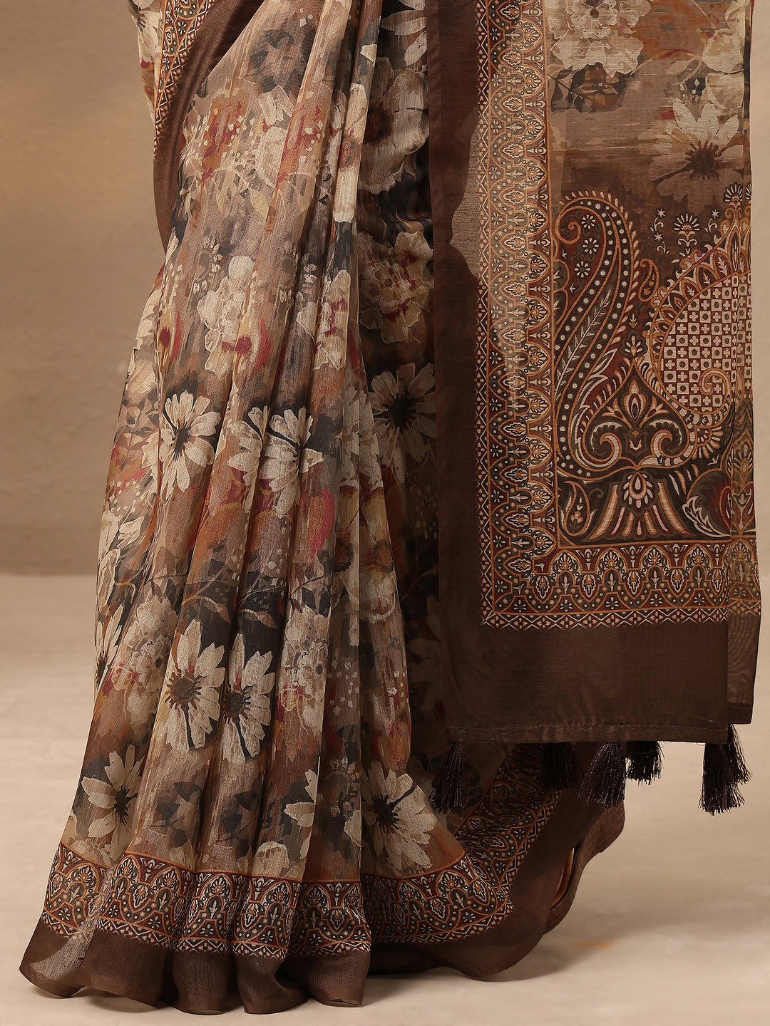 Brown Printed Silk Blend Saree With Unstitched Blouse Piece