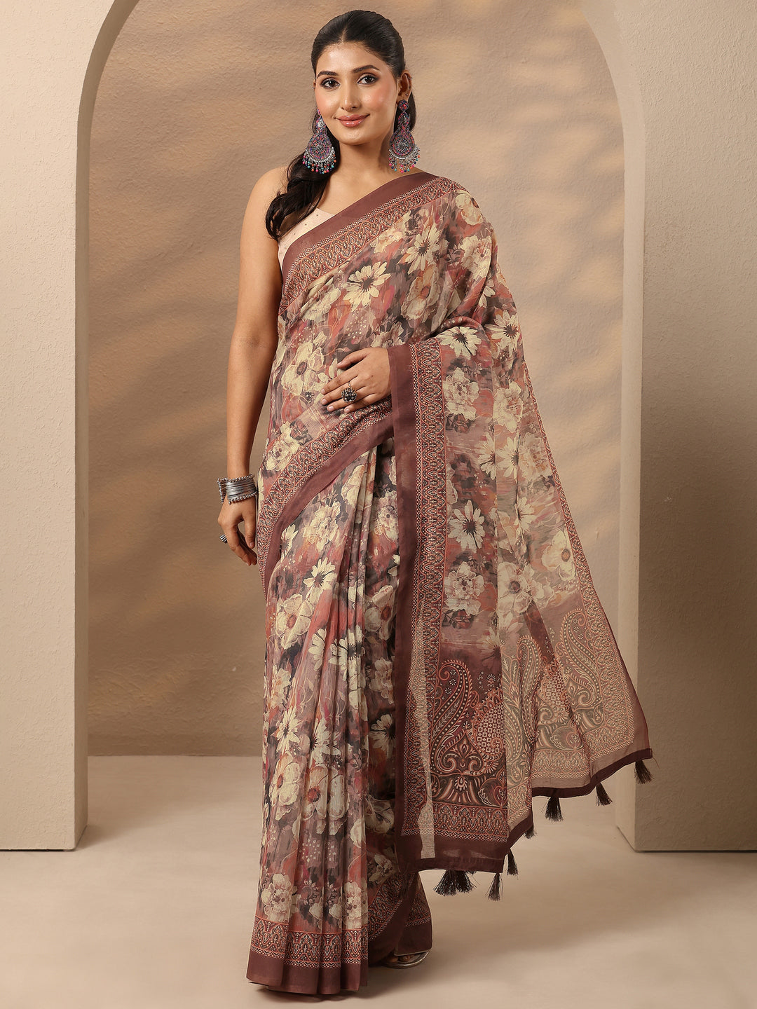 Brown Printed Silk Blend Saree With Unstitched Blouse Piece