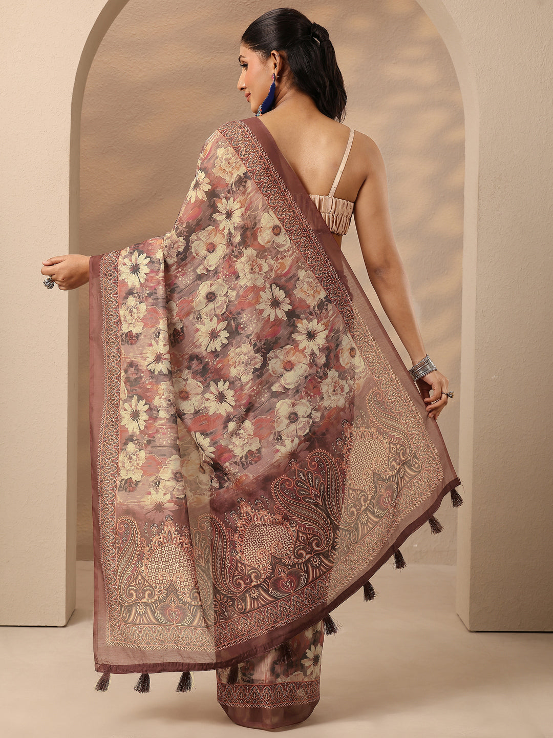 Brown Printed Silk Blend Saree With Unstitched Blouse Piece