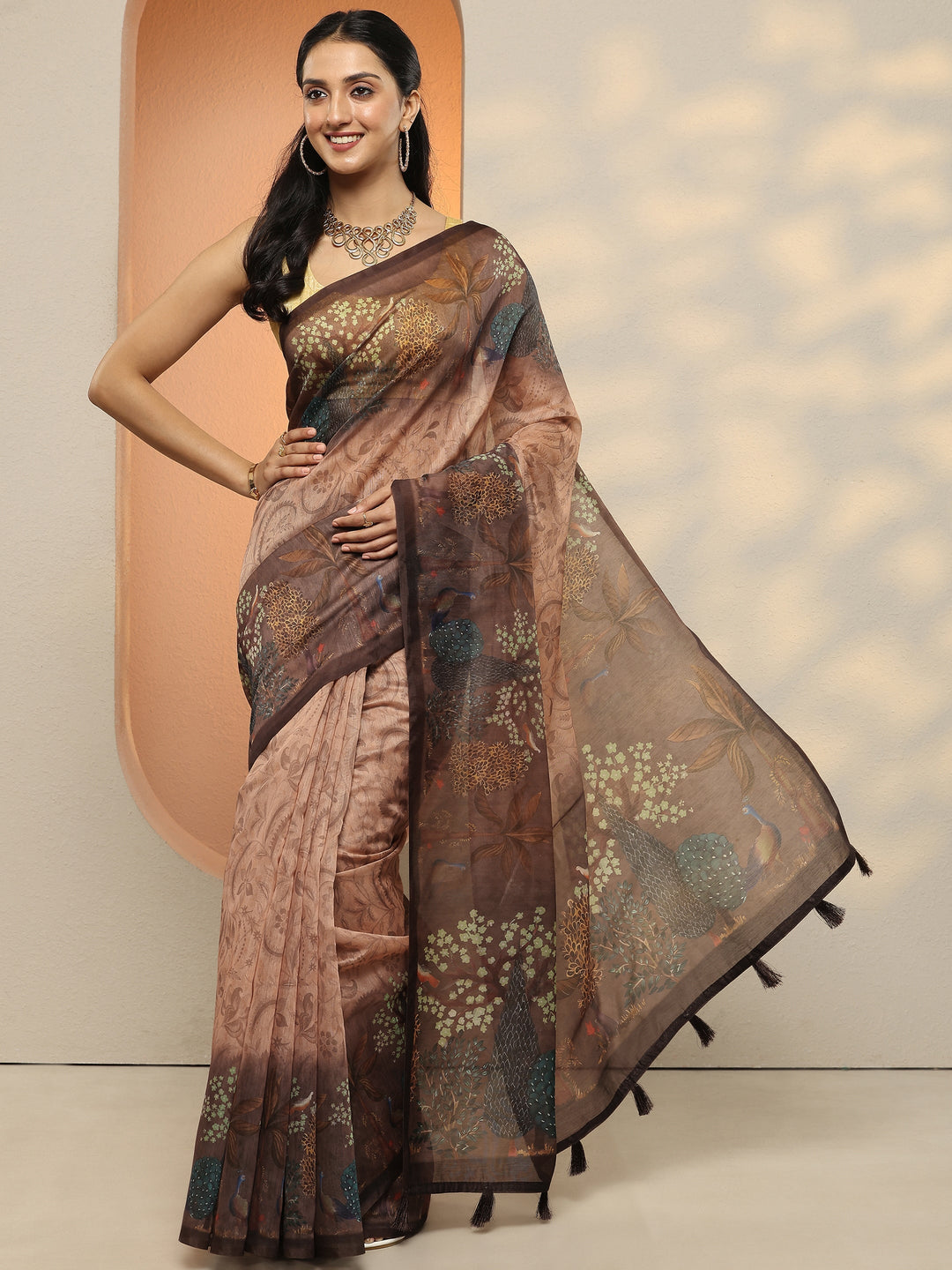 Beige Printed Silk Blend Saree With Unstitched Blouse Piece