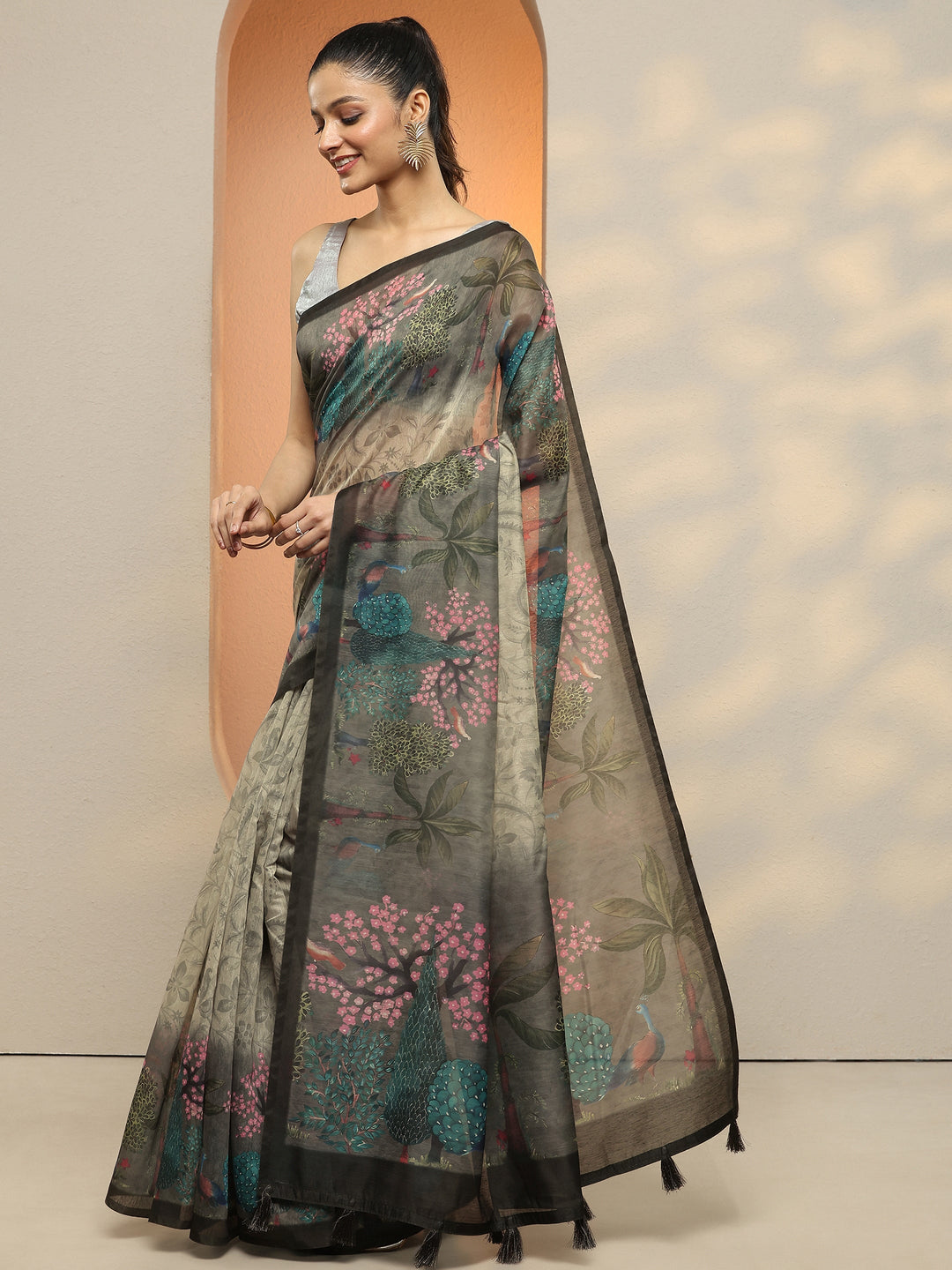 Grey Printed Silk Blend Saree With Unstitched Blouse Piece