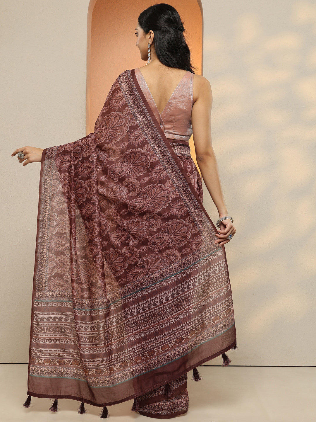 Brown Printed Silk Blend Saree With Unstitched Blouse Piece