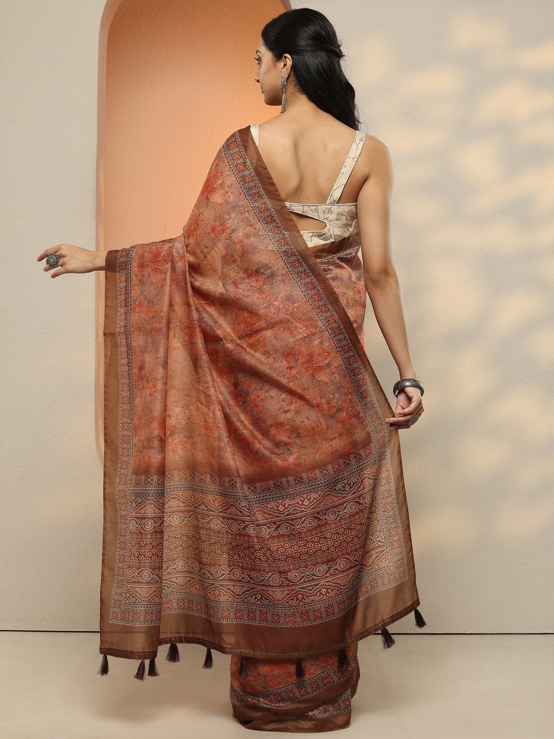 Orange Printed Silk Blend Saree With Unstitched Blouse Piece