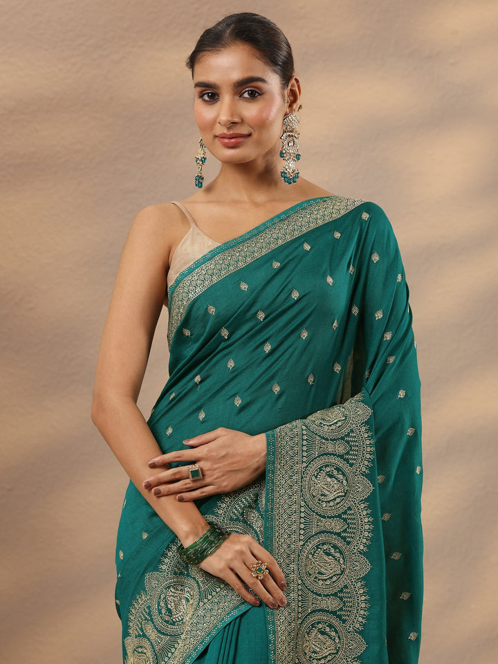 Green Embroidered Georgette Saree With Unstitched Blouse Piece