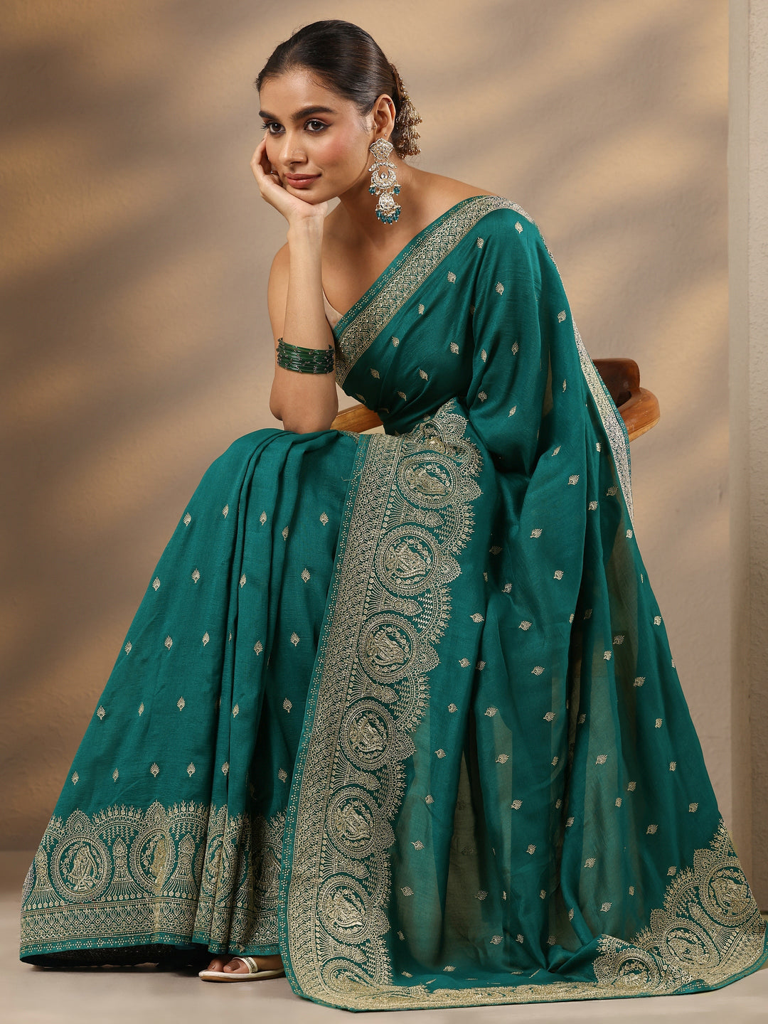 Green Embroidered Georgette Saree With Unstitched Blouse Piece