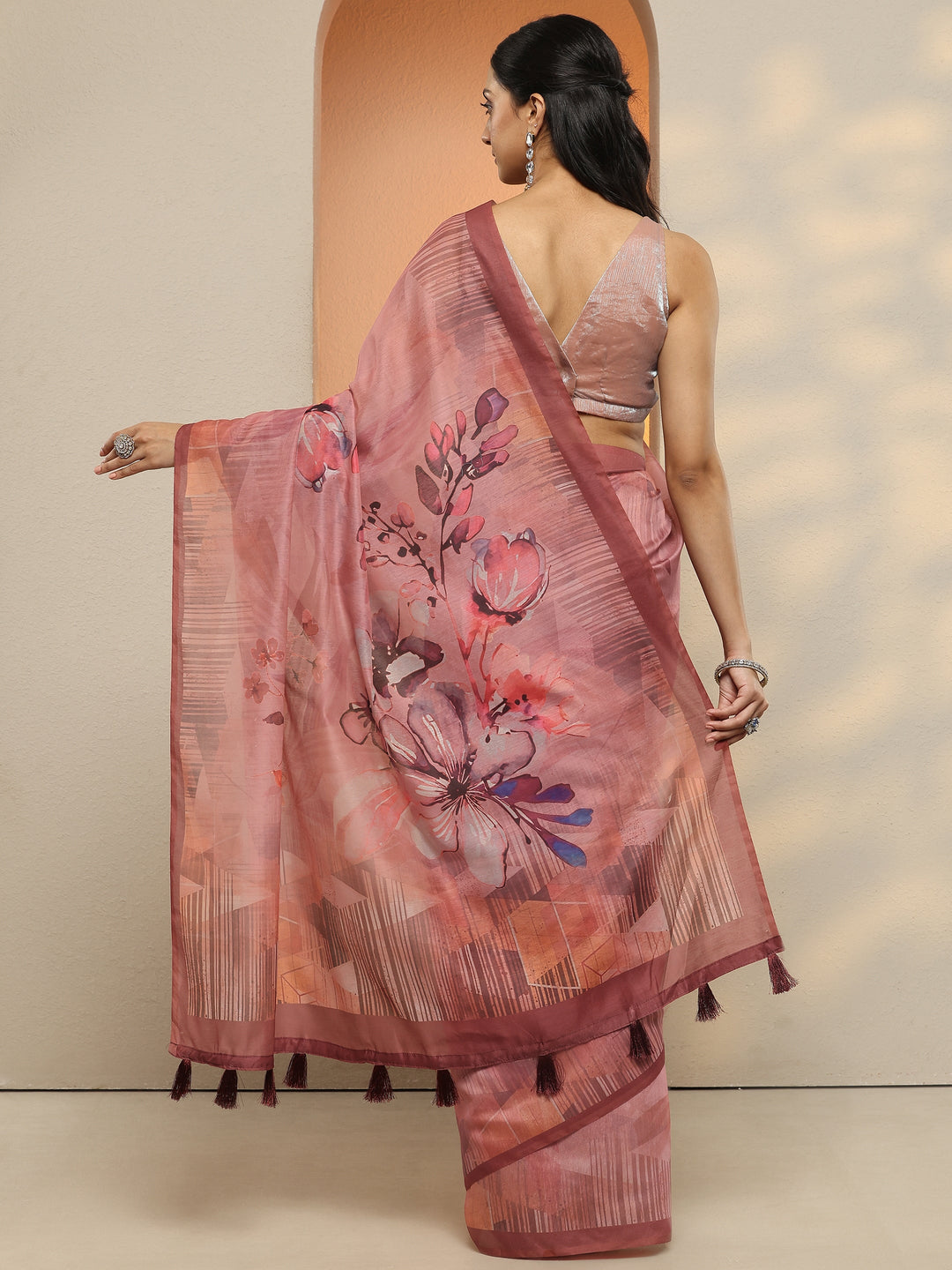 Peach Printed Silk Blend Saree With Unstitched Blouse Piece
