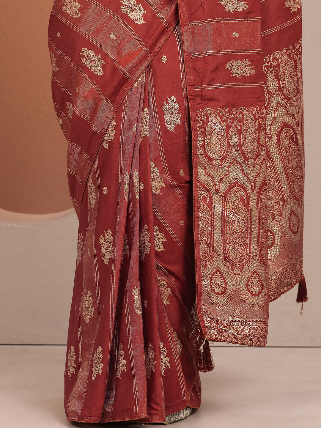 Orange Woven Design Banarsi Silk Blend Saree With Unstitched Blouse Piece