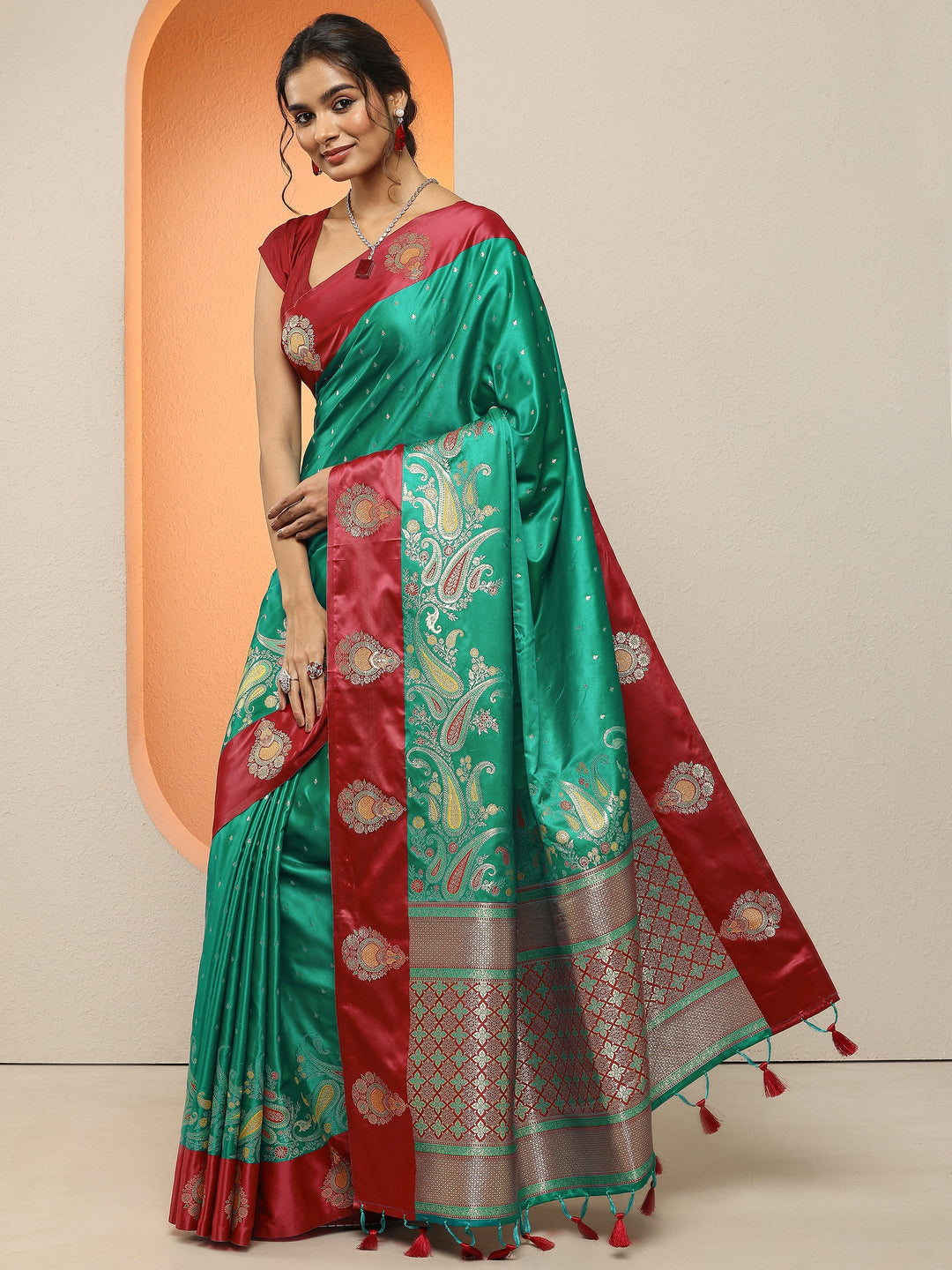 Green Woven Design Silk Blend Sarees With Unstitched Blouse Piece