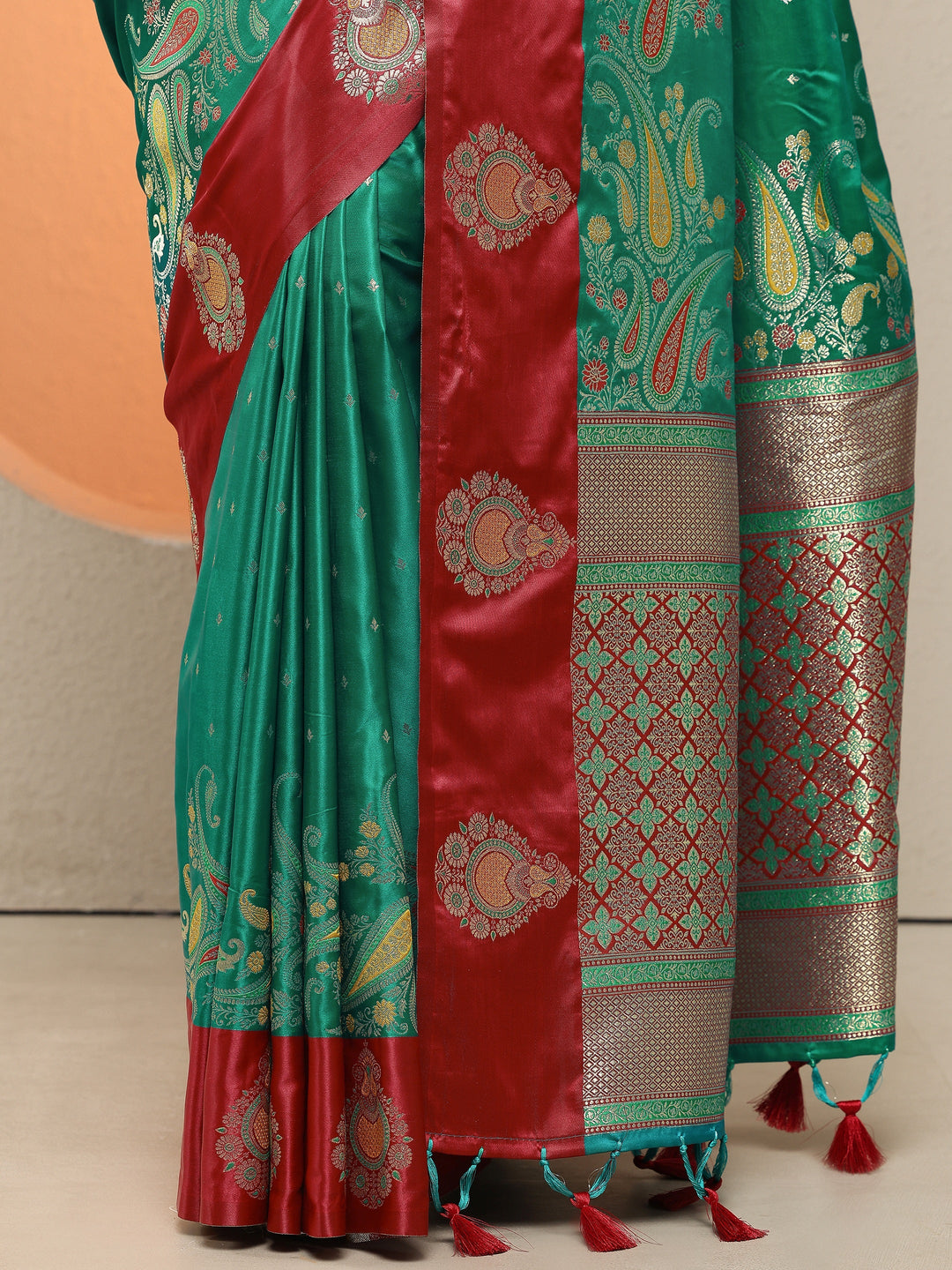 Green Woven Design Silk Blend Sarees With Unstitched Blouse Piece