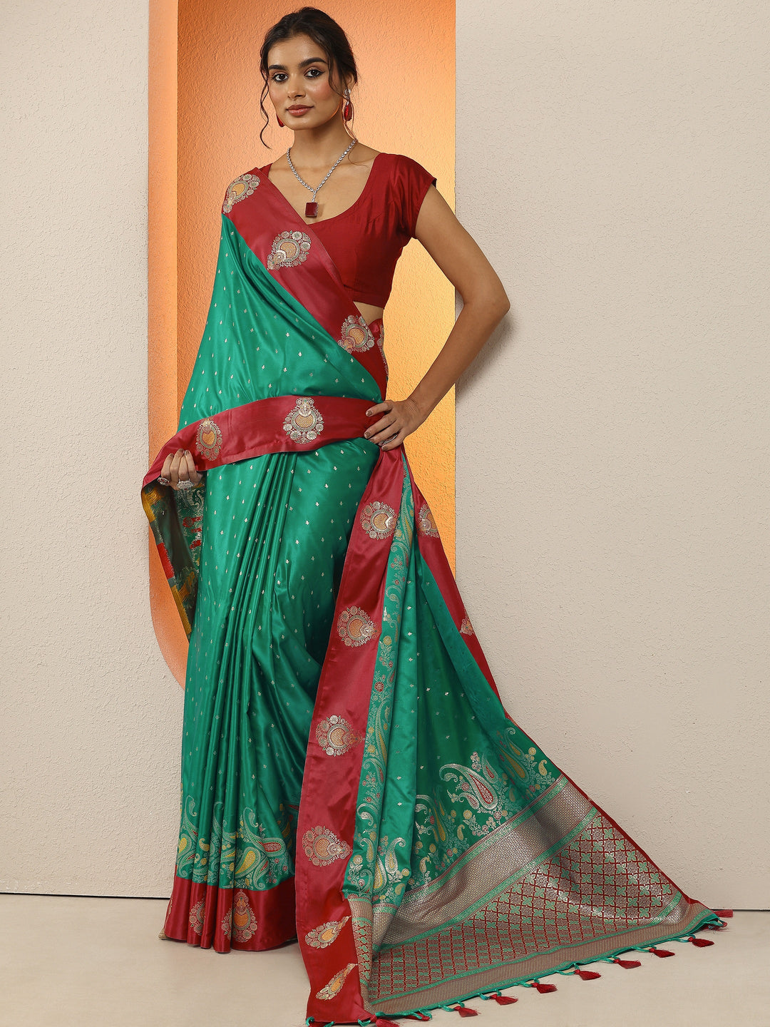 Green Woven Design Silk Blend Sarees With Unstitched Blouse Piece