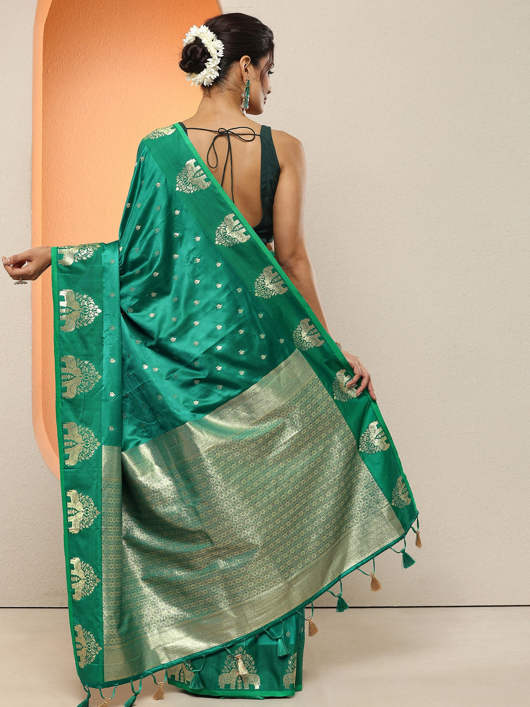 Green Woven Design Silk Blend Sarees With Unstitched Blouse Piece
