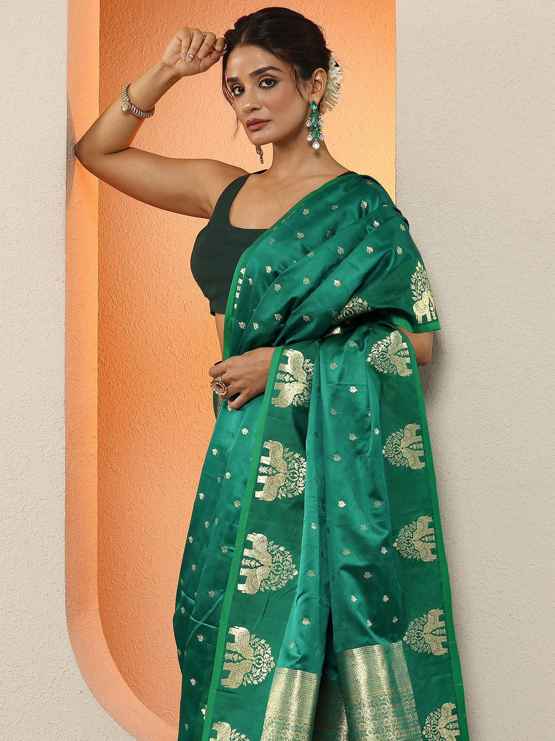 Green Woven Design Silk Blend Sarees With Unstitched Blouse Piece
