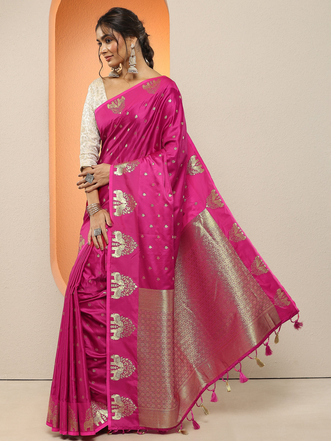 Magenta Woven Design Silk Blend Sarees With Unstitched Blouse Piece