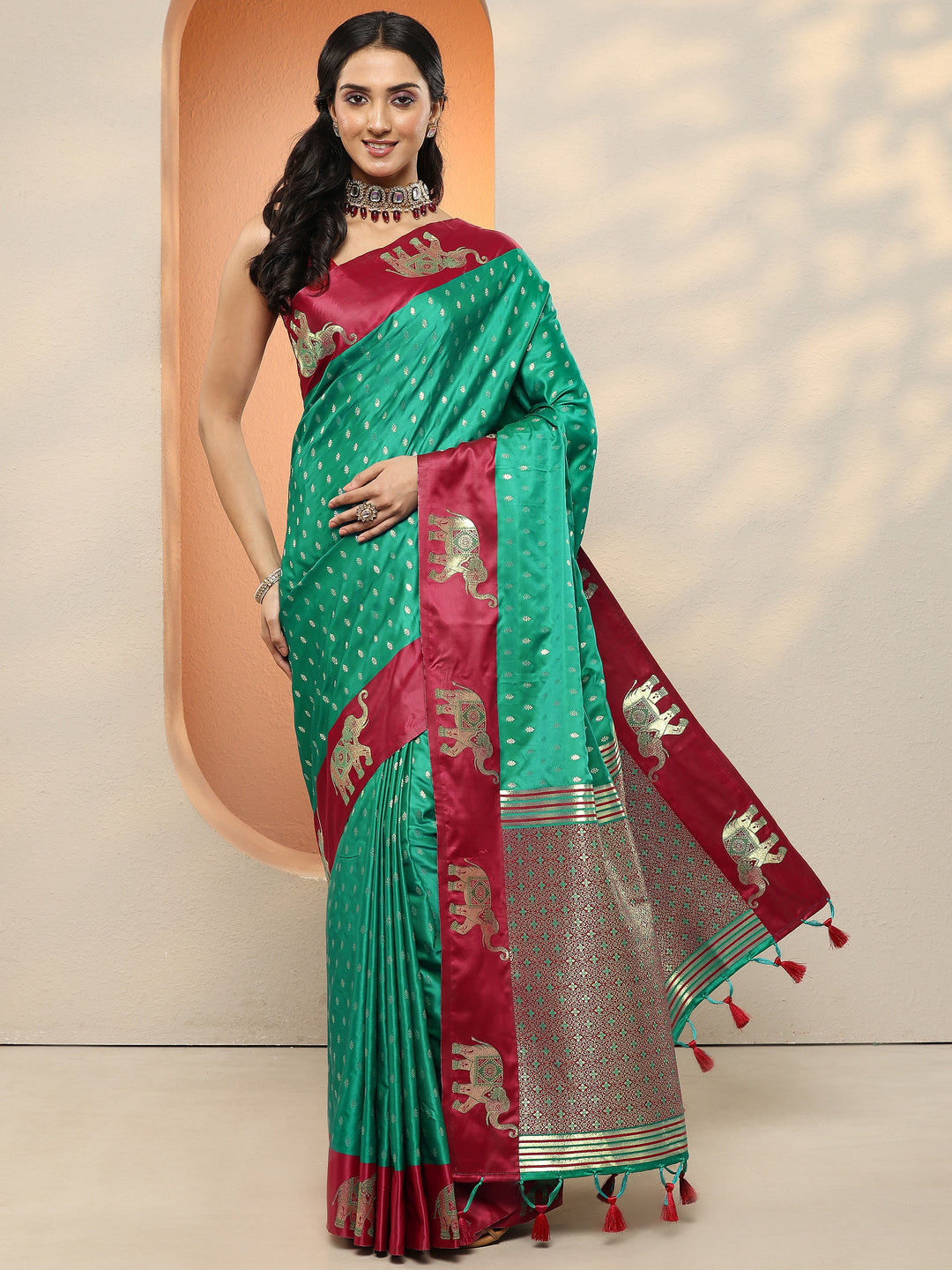 Green Woven Design Silk Blend Sarees With Unstitched Blouse Piece